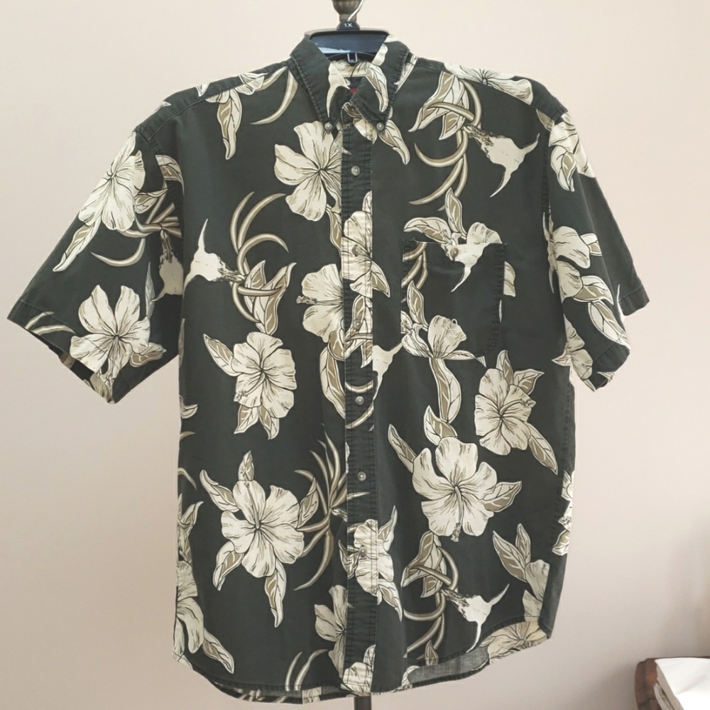 Twenty X Green, White, and Tan Short Sleeve Hawaiian Print Button Down Shirt